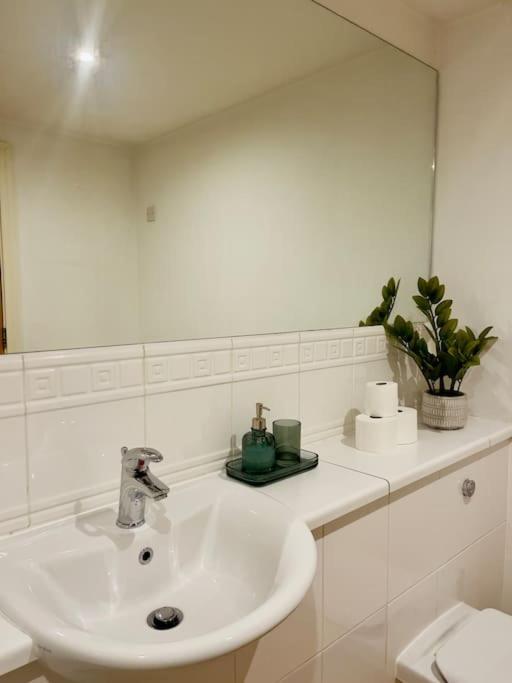 Beautiful Open Plan Living!