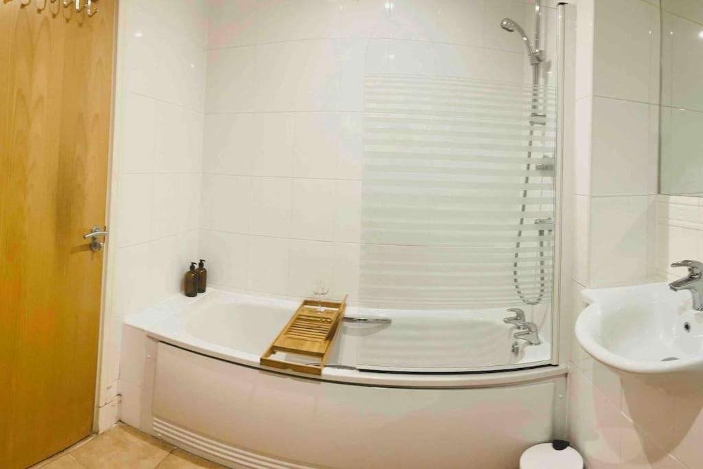 Beautiful Open Plan Living! Appartamento *