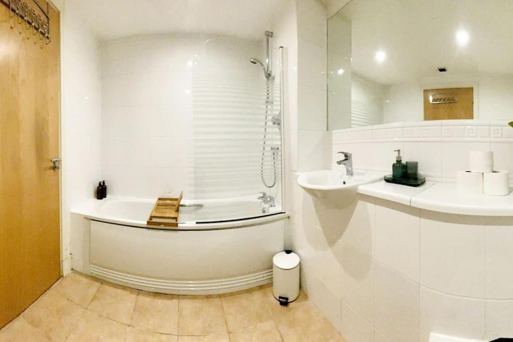 Beautiful Open Plan Living! Appartamento